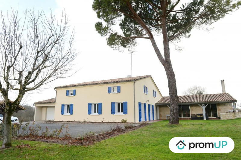 Maison - 276 m² - 8 pièces