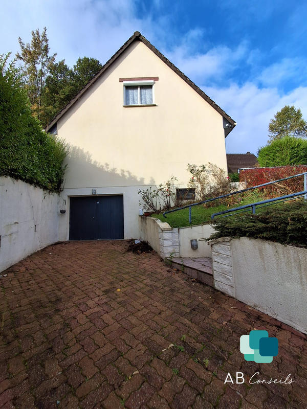 Maison - 95 m² - 5 pièces