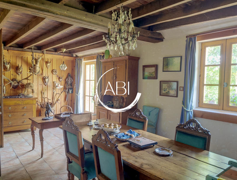 Maison ancienne - 172 m² - 6 pièces