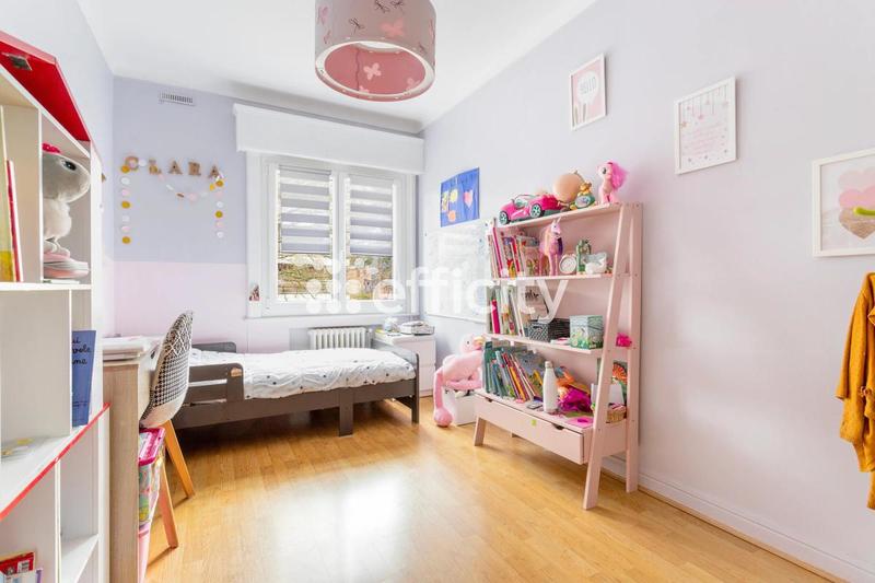 Maison - 200 m² - 7 pièces