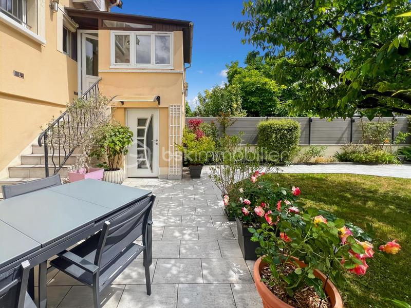 Maison traditionnelle - 124 m² - 6 pièces