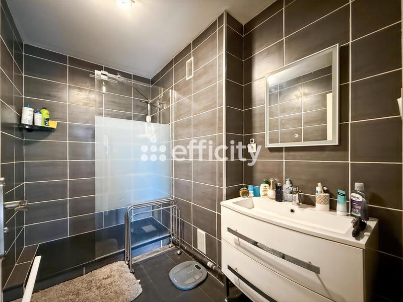Appartement - 97 m² - 5 pièces
