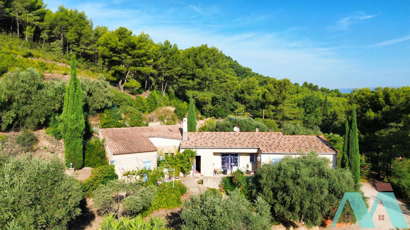 Maison - 198 m² - 7 pièces