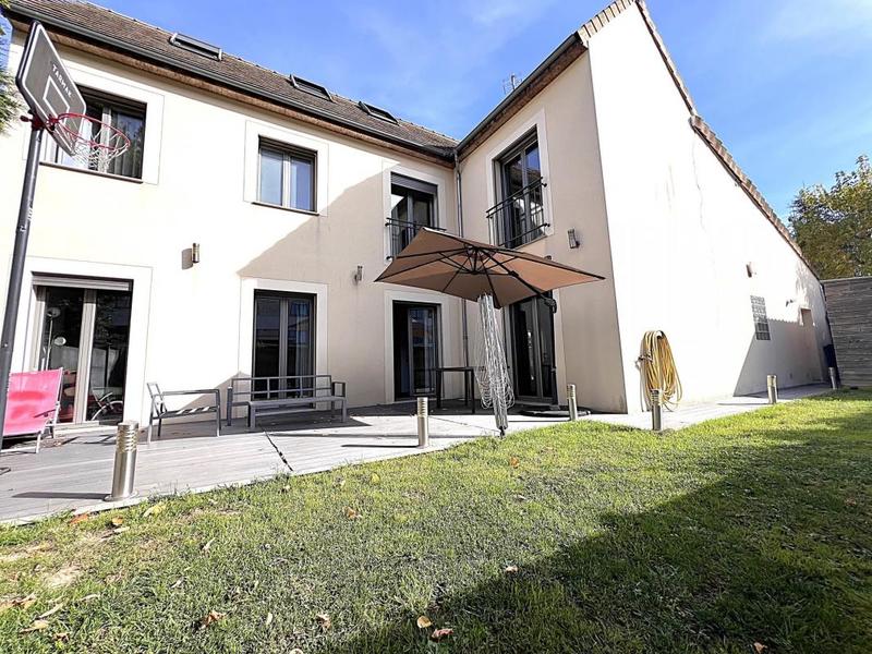 Maison d'architecte - 141 m² - 7 pièces