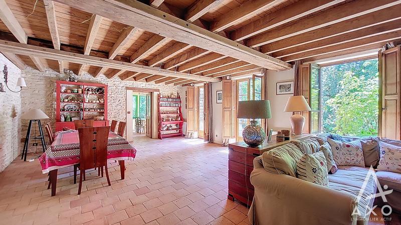 Maison - 371 m² - 12 pièces