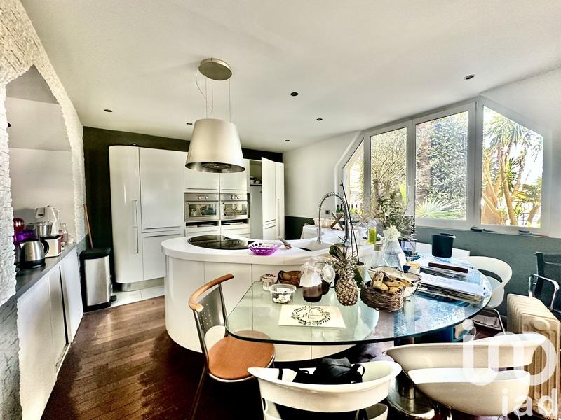 Appartement - 250 m² - 8 pièces