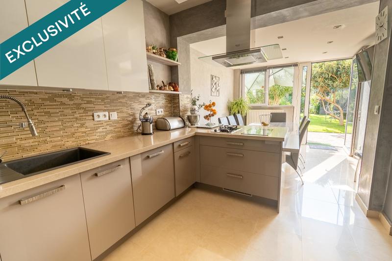 Maison - 200 m² - 8 pièces