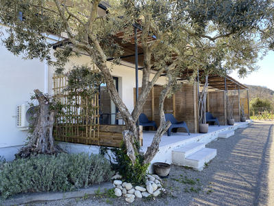 Maison - 240 m² - 9 pièces