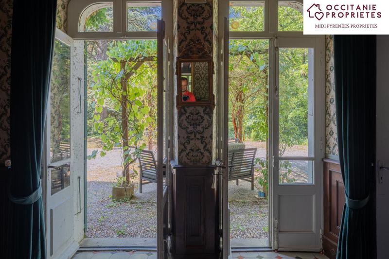 Maison de maîtres - 409 m² - 13 pièces