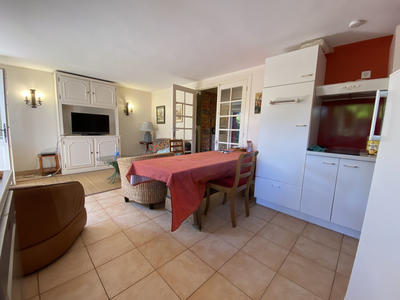 Maison - 216 m² - 9 pièces