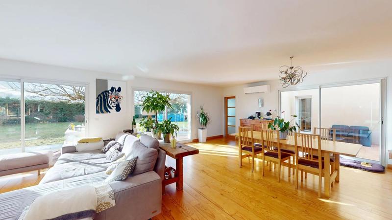 Maison - 179 m² - 7 pièces