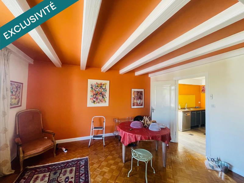 Maison - 219 m² - 9 pièces