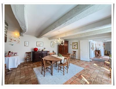 Maison - 224 m² - 8 pièces