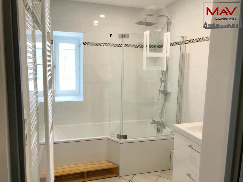 Maison - 210 m² - 8 pièces