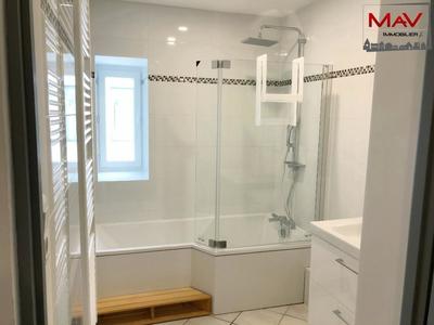 Maison - 210 m² - 8 pièces