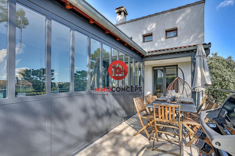 Villa - 206 m² - 8 pièces