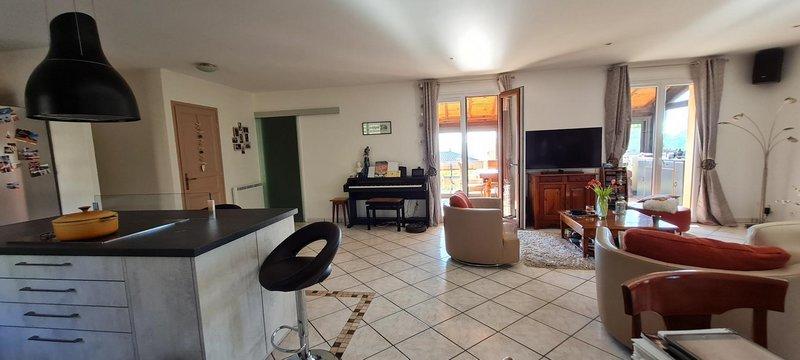 Maison - 200 m² - 10 pièces