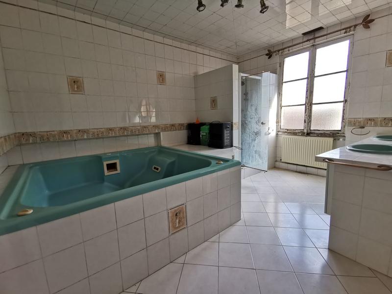 Appartement - 266 m² - 9 pièces