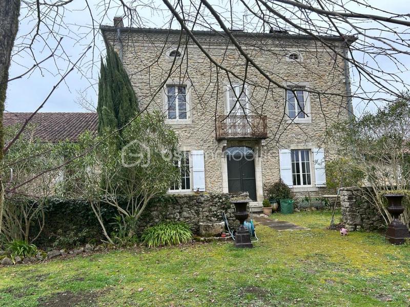 Maison de maîtres - 309 m² - 7 pièces