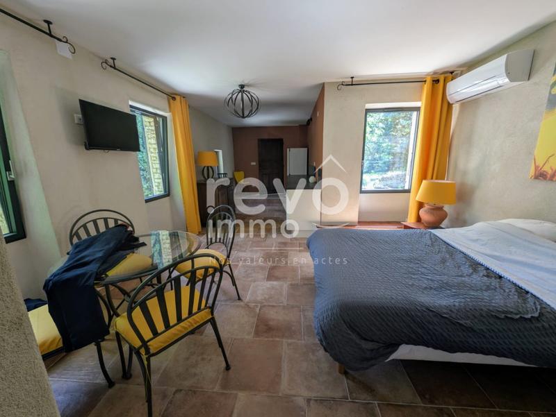 Maison - 255 m² - 7 pièces