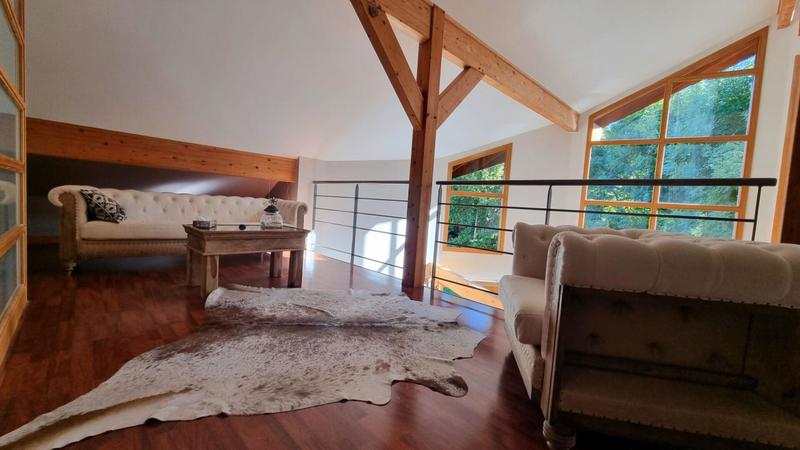 Maison - 250 m² - 9 pièces