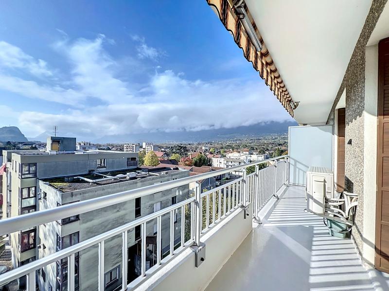 Appartement - 98 m² - 5 pièces