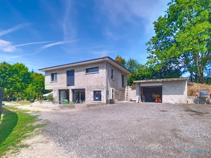 Maison - 146 m² - 5 pièces
