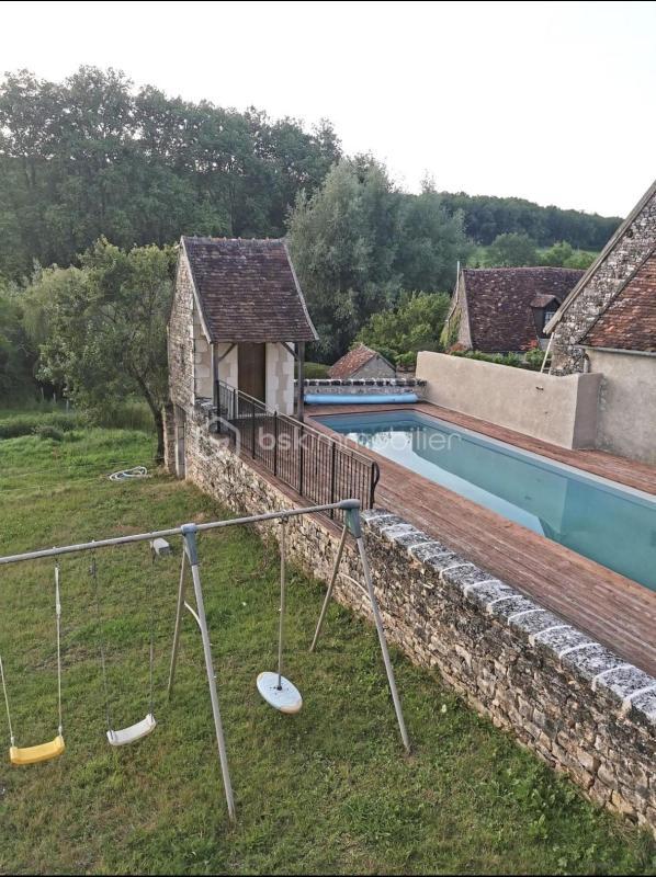 Maison - 240 m² - 9 pièces