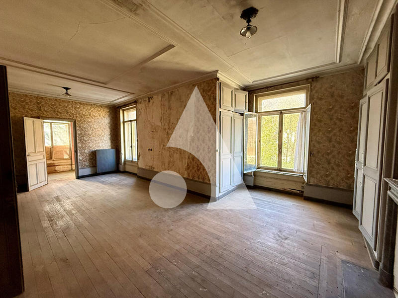 Demeure - 264 m² - 12 pièces