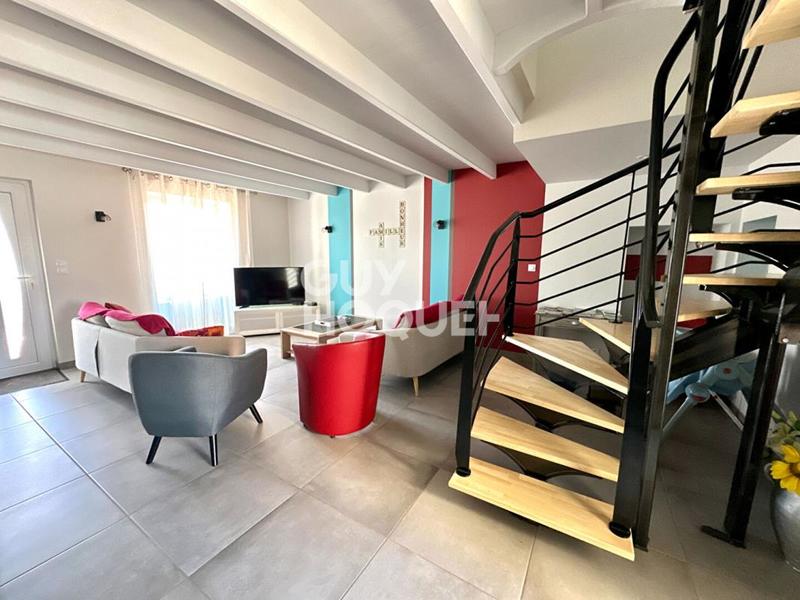 Maison - 225 m² - 9 pièces