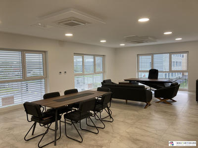 Bureau - 77 m² - 1 pièce