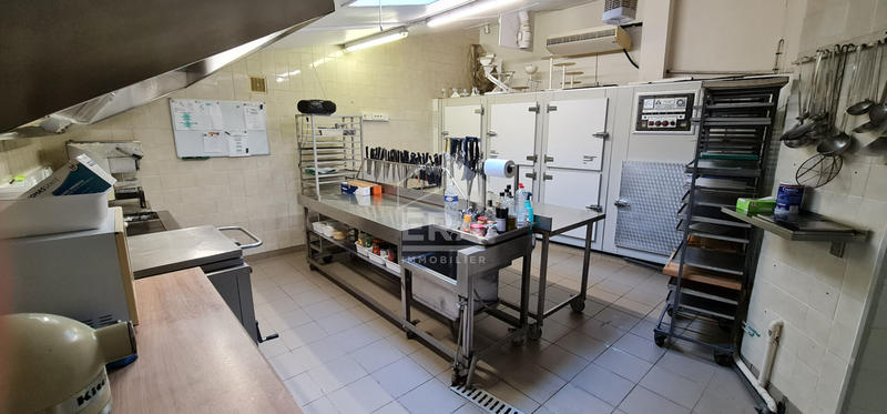 Local commercial - 344 m²