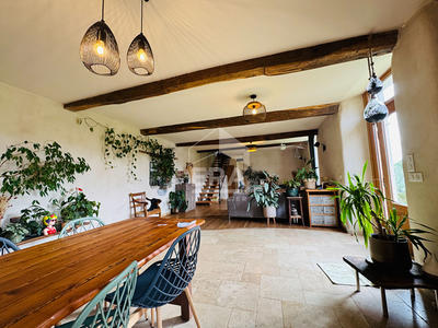 Maison - 217 m² - 6 pièces