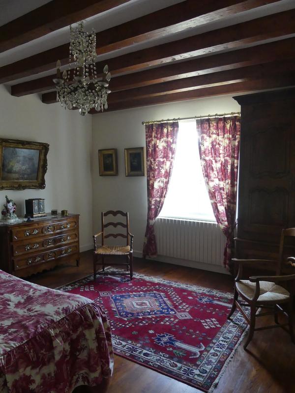 Maison - 201 m² - 8 pièces