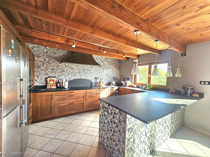 Maison - 155 m² - 8 pièces