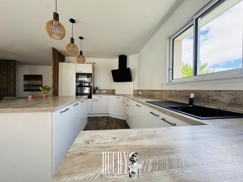 Maison - 94 m² - 4 pièces