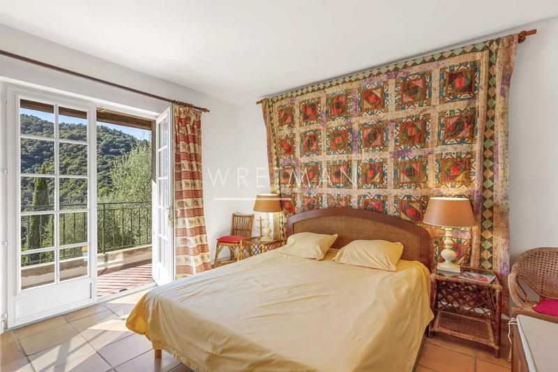 Villa - 208 m² - 6 pièces