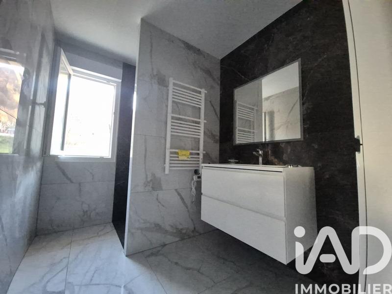 Maison - 99 m² - 4 pièces