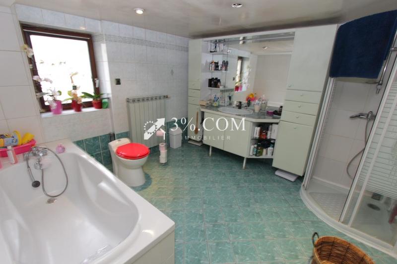 Maison - 243 m² - 10 pièces