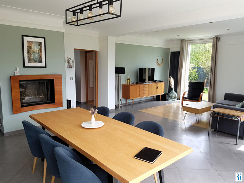 Maison - 225 m² - 8 pièces