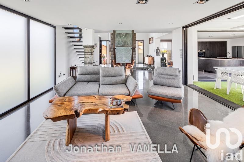 Maison de maîtres - 260 m² - 8 pièces