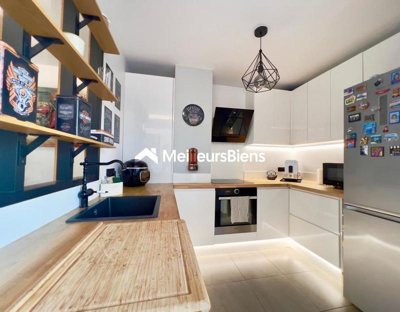 Appartement - 77 m² - 4 pièces