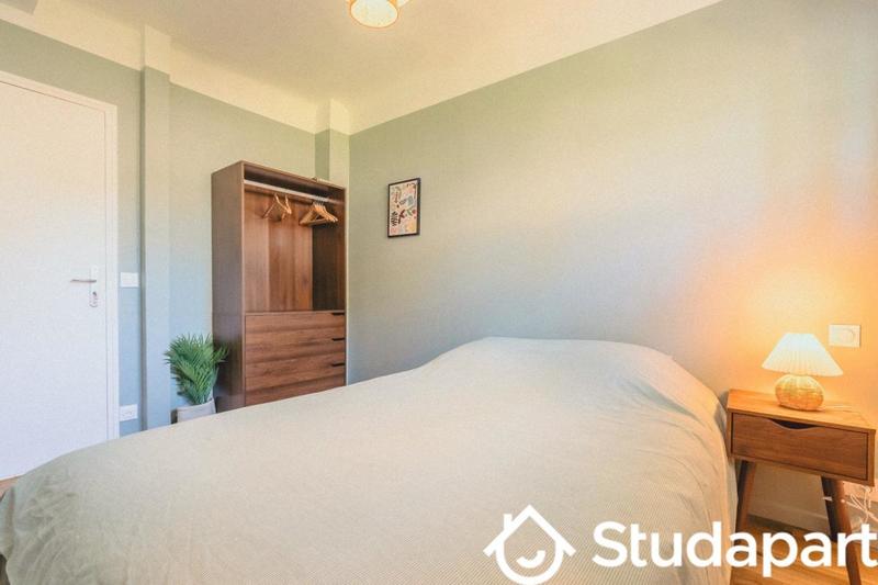 Chambre - 11 m² - 1 pièce