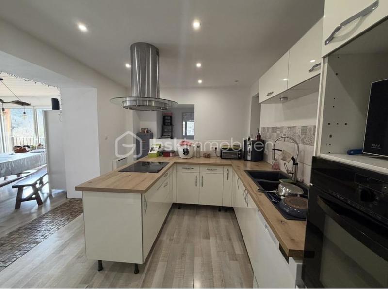 Maison en pierre - 115 m² - 6 pièces