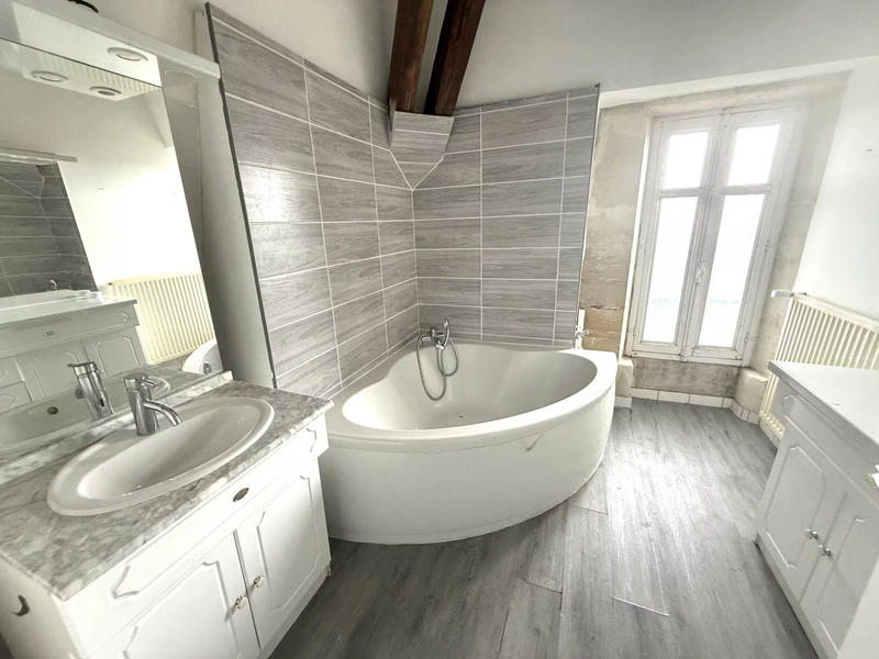 Château - 1 200 m² - 26 pièces