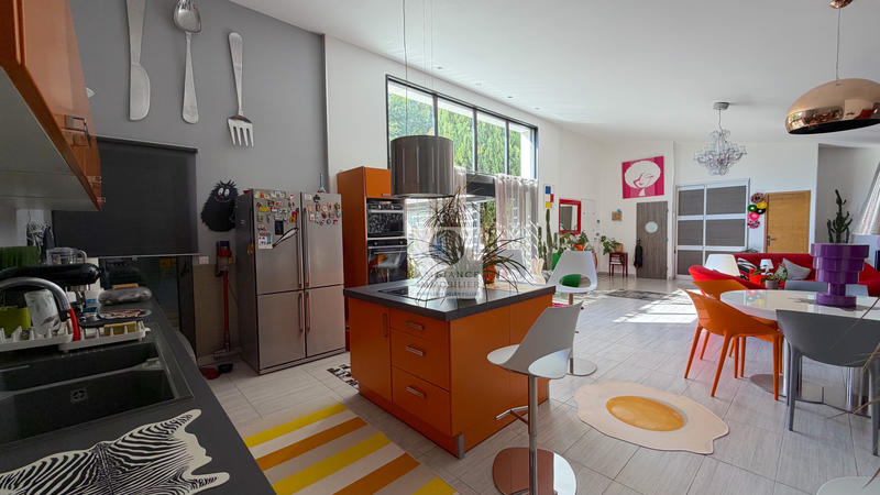 Maison - 181 m² - 7 pièces