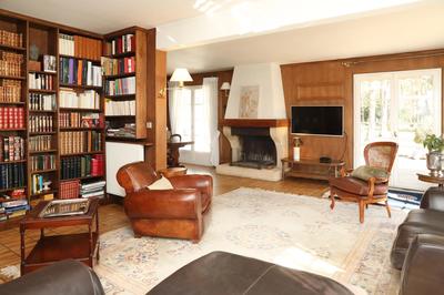 Propriété - 228 m² - 9 pièces