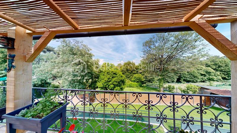 Maison - 213 m² - 8 pièces