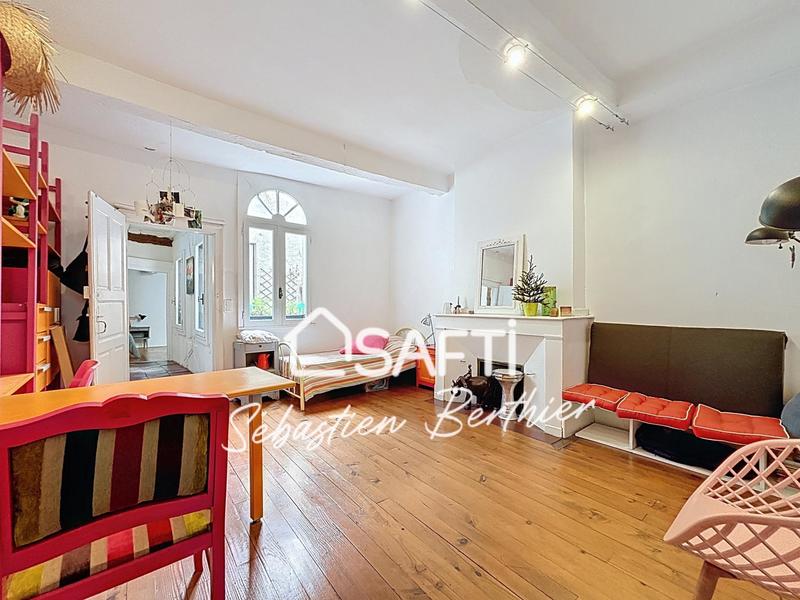 Maison - 210 m² - 7 pièces