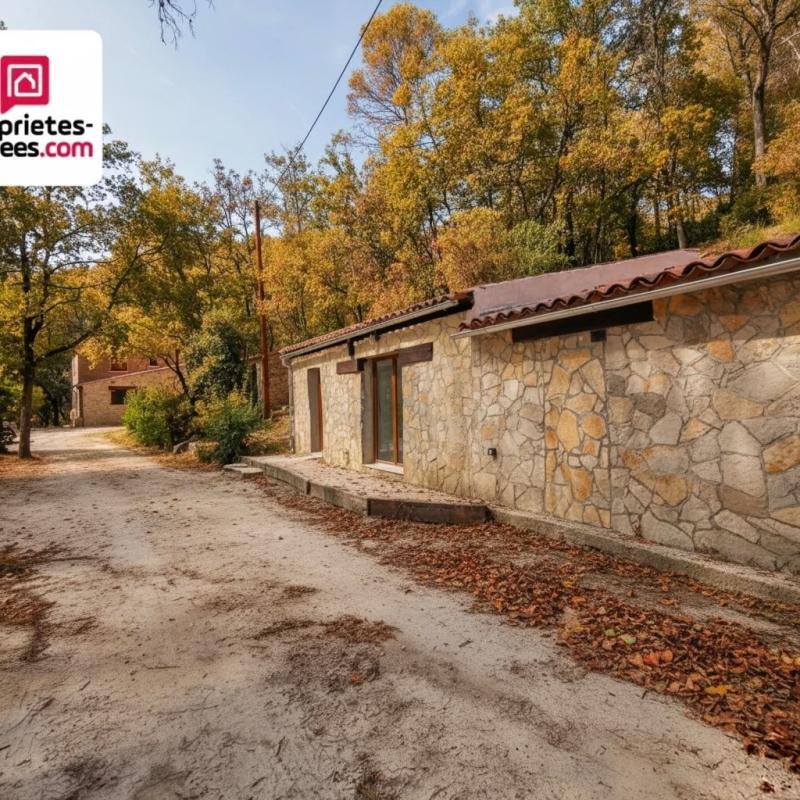 Maison - 170 m² - 9 pièces